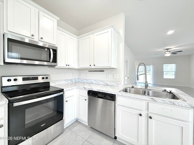 Building Photo - 7670 Legacy Trl