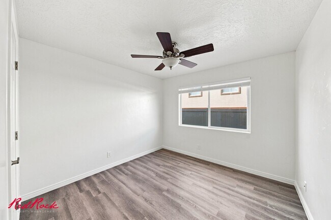 Building Photo - 1301 W Indian Hls