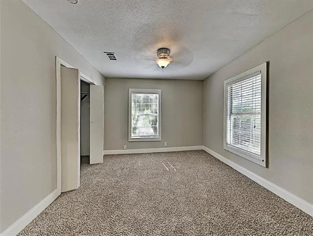 Building Photo - 441 Country Club Rd