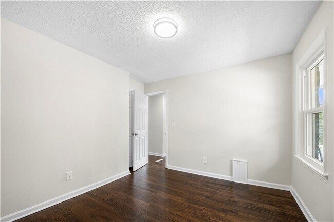 Building Photo - 147 Hermer Cir NW