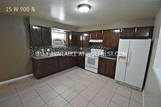 Building Photo - Lovely 4 Bed Orem Unit! No Deposit Option!