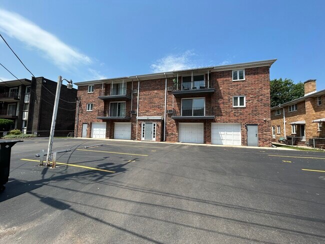 Building Photo - 21 S Waiola Ave