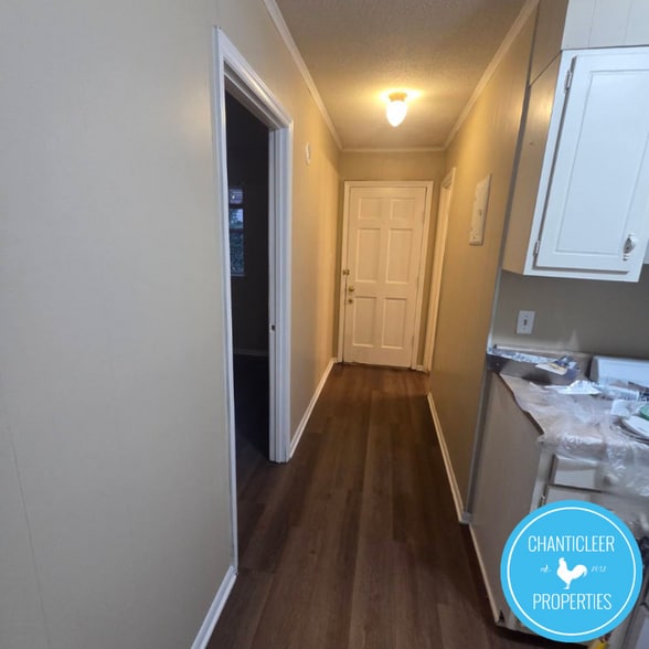 Building Photo - 115 Florence St