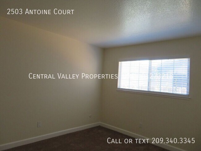 Building Photo - 2503 Antoine Ct