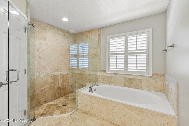 Building Photo - 1892 Vista Lakes Dr