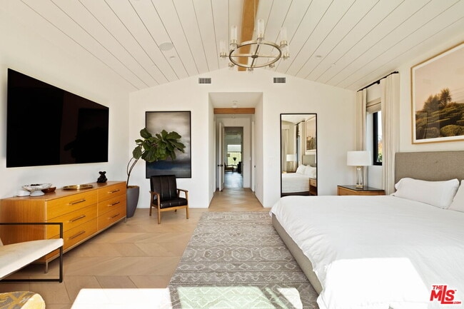 Building Photo - 2137 Glyndon Ave