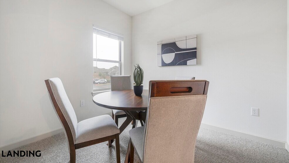 Building Photo - 2825 Main St