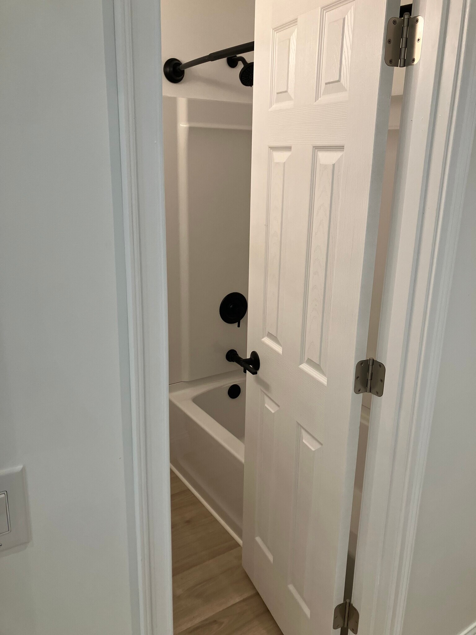 Building Photo - 513 1/2 S Main St