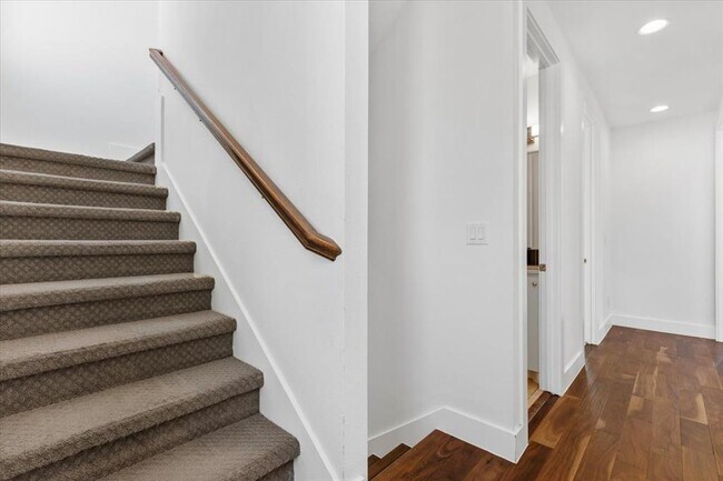 Building Photo - 1114 Walton Ln