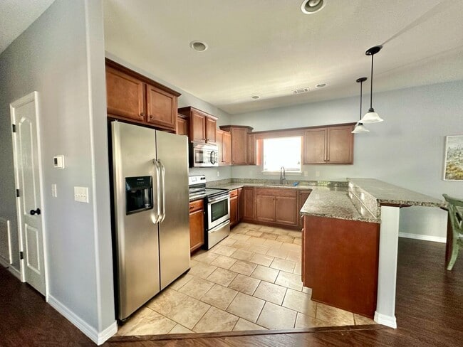 Building Photo - 240 Water Oaks Loop