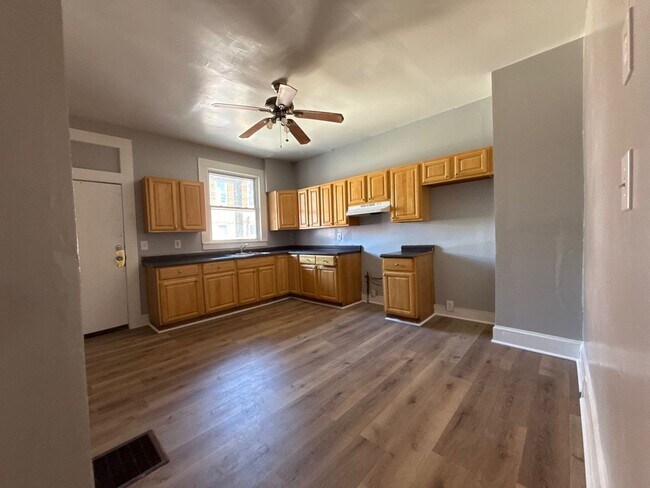 Building Photo - Three Bedroom Home In Baltimore With Park ...
