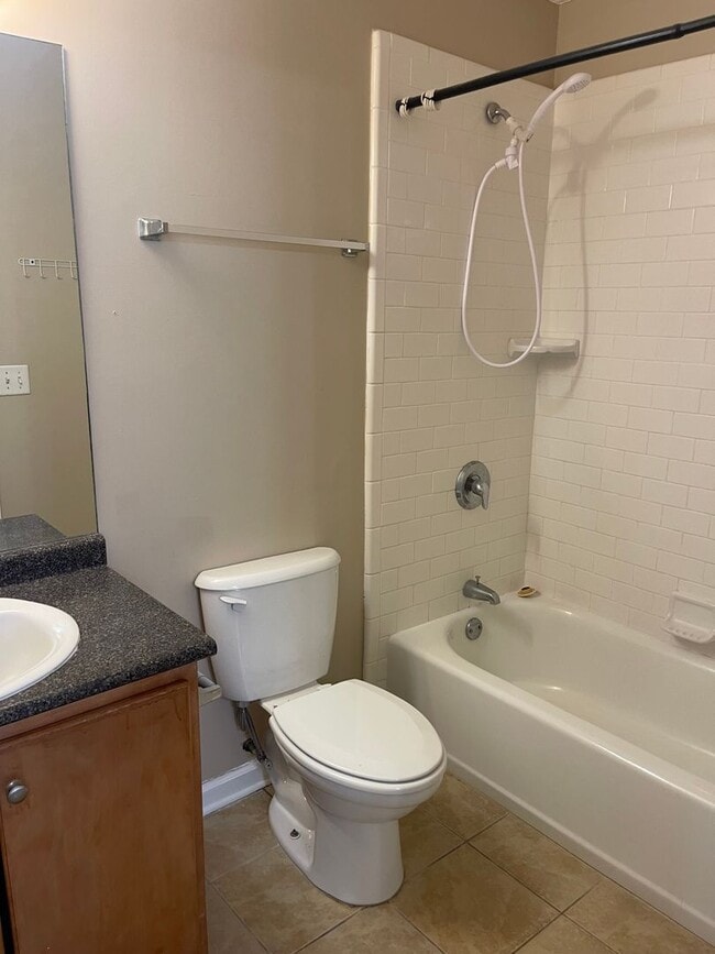 Building Photo - 24 Commons Court - 3/2 Duplex (NO SECTION ...
