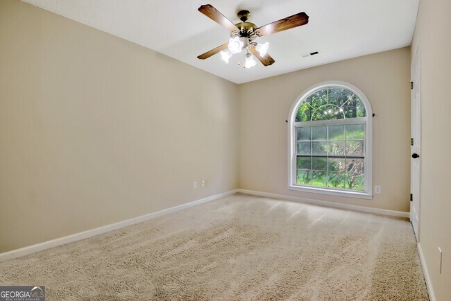Building Photo - 45 Paces Landing Dr