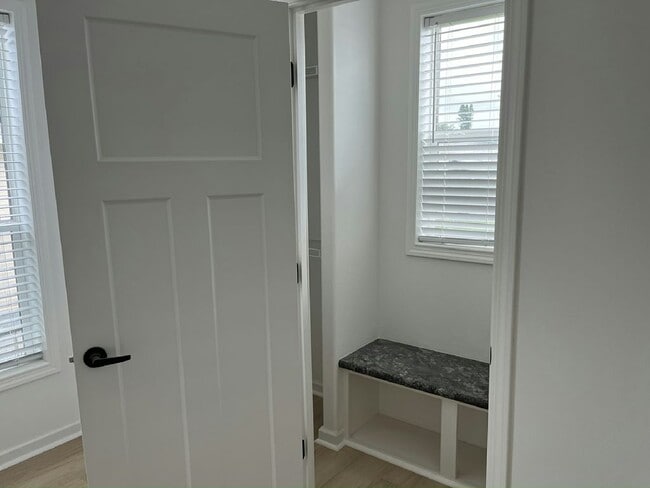 Building Photo - 112 Tahitian Dr