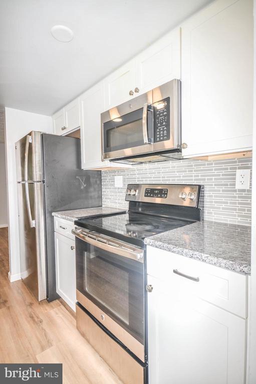 Building Photo - 12521 Laurel Grove Pl