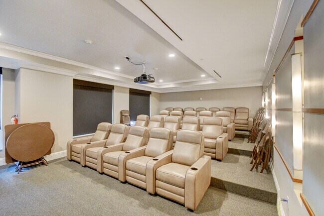 Building Photo - 700 E Boynton Beach Blvd