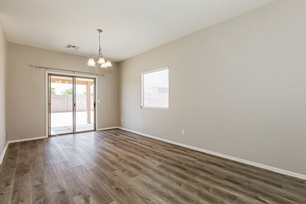 Building Photo - 1733 E Silversmith Trail