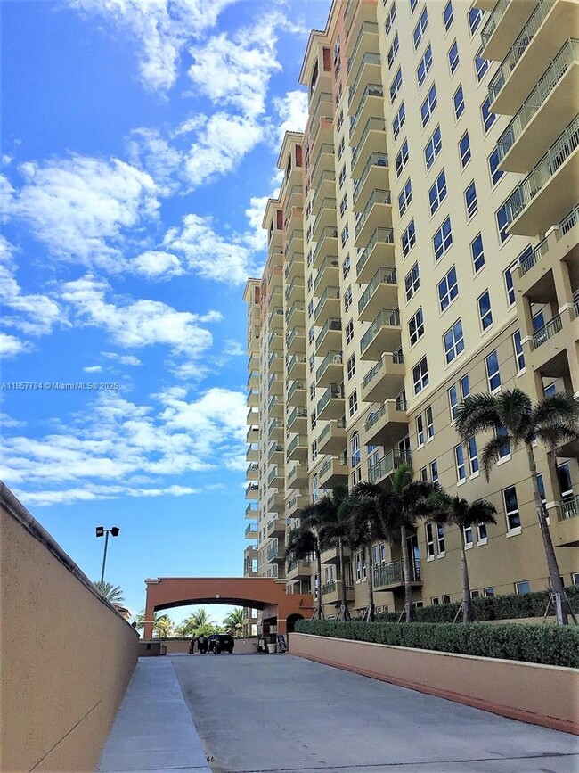 Building Photo - 2080 S Ocean Dr