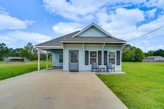 Building Photo - FOR RENT in Crowley!