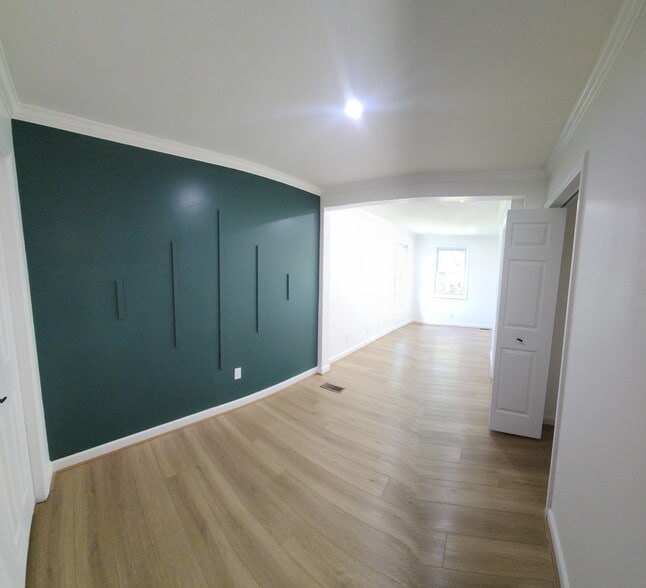 Building Photo - 1206 Caldwell Ct S