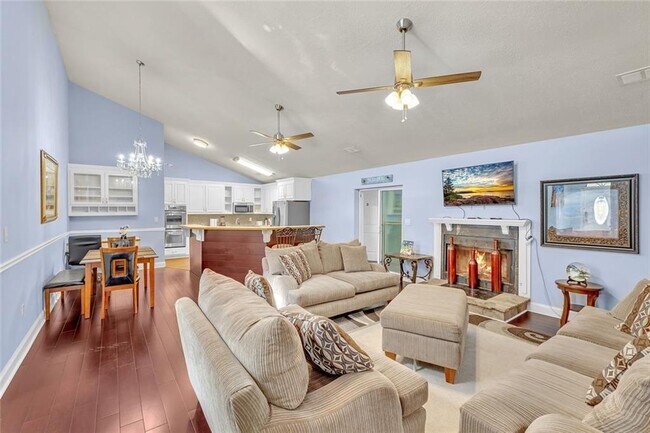 Building Photo - 5575 Milam Rd