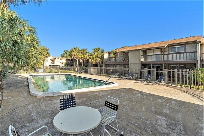 Building Photo - 6328 Newtown Cir