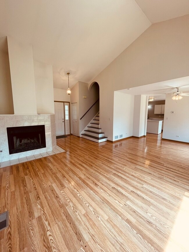 Building Photo - 8 Crabapple Ct