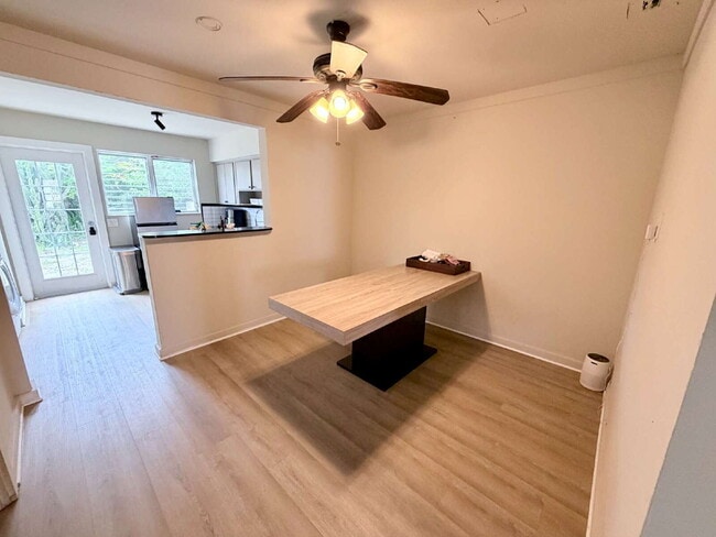 Building Photo - "Spacious 2-Bed, 2-Bath Oasis in Lake Worth Beach - Your Perfect Retreat Awaits!"