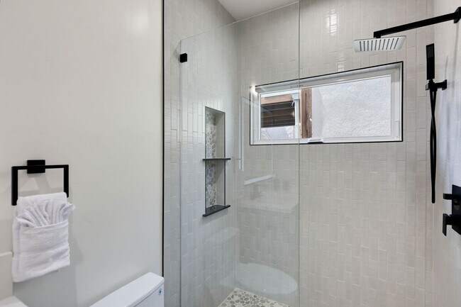 Building Photo - 426-426 Arbor Dr