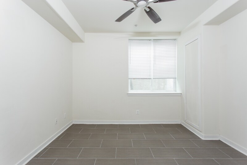 Building Photo - 702 S 20th St