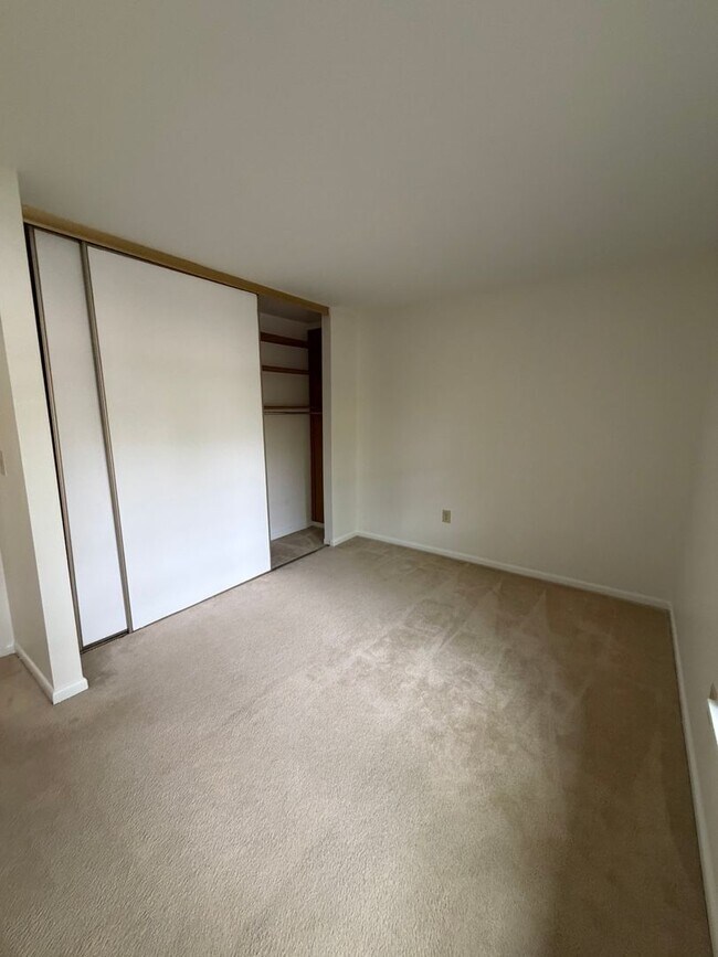 Building Photo - 1016 Timber Creek Dr