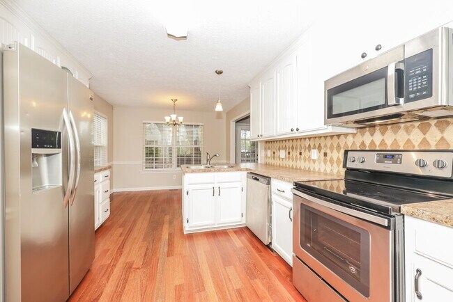 Building Photo - 1924 Pennington Dr