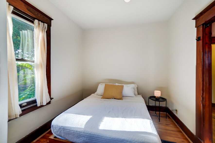 Building Photo - 3618 Herschel Ave