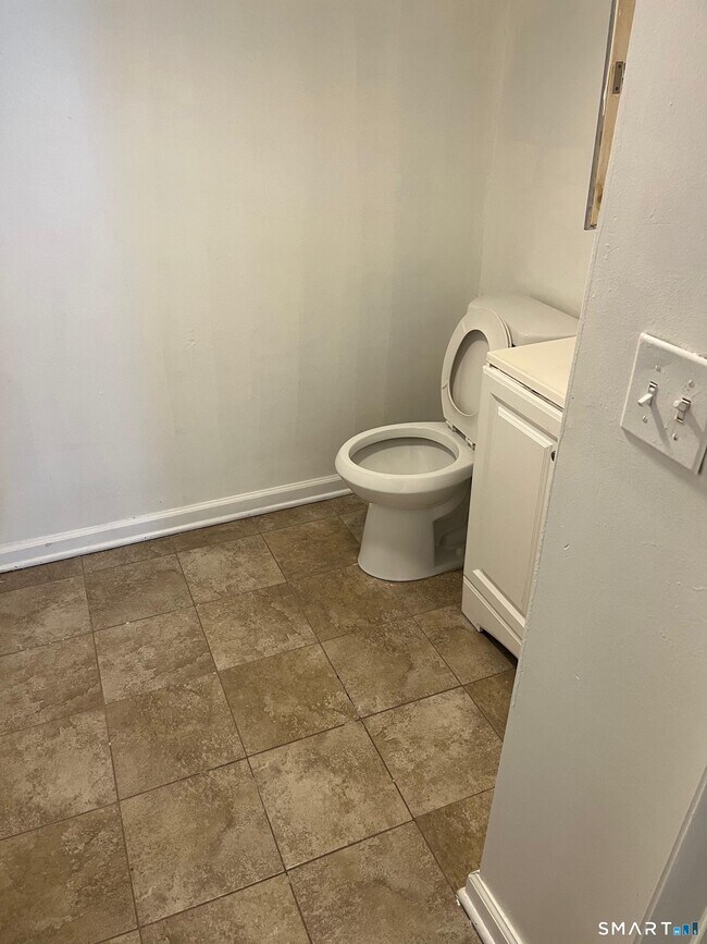 Building Photo - 40 Jane St