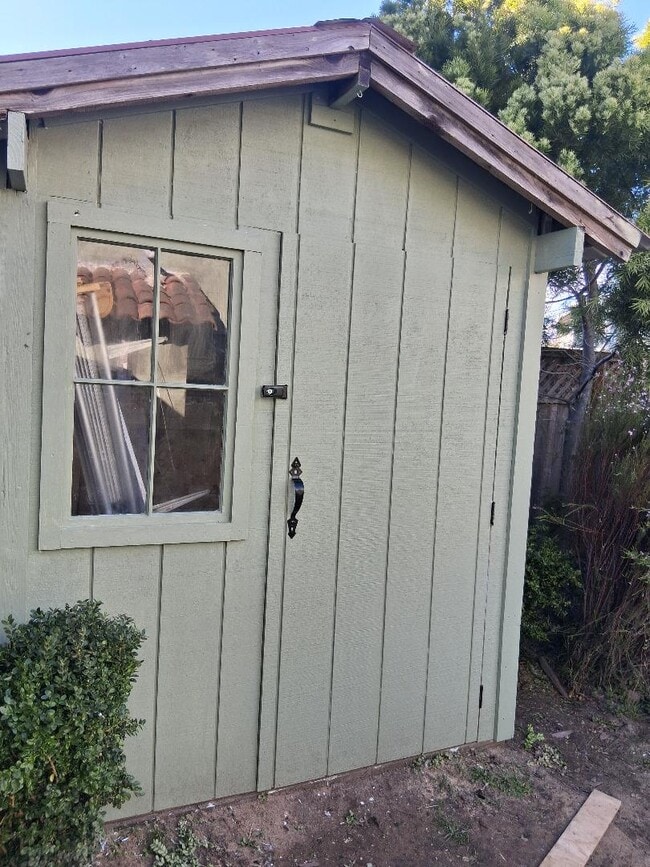 Building Photo - 1317 Chanticleer Ave