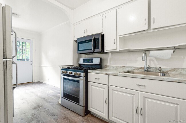 Building Photo - 67-12 Selfridge St