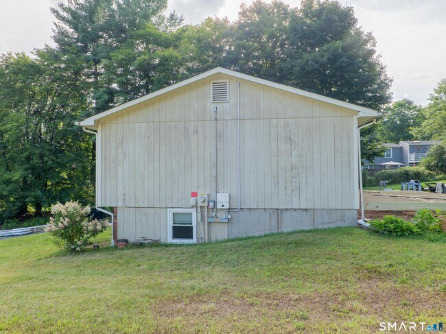 Building Photo - 45 Riverside Rd