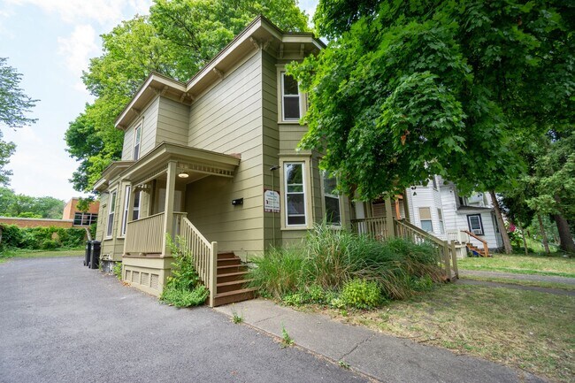 Building Photo - 546 Columbus Ave