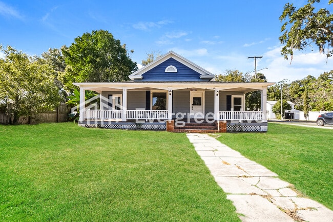 Building Photo - 600 S Center St