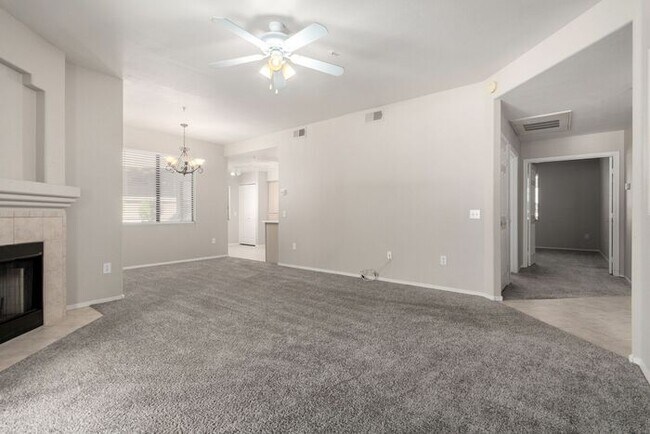 Building Photo - 2-bedroom 2 bath condo in Gated Community ...
