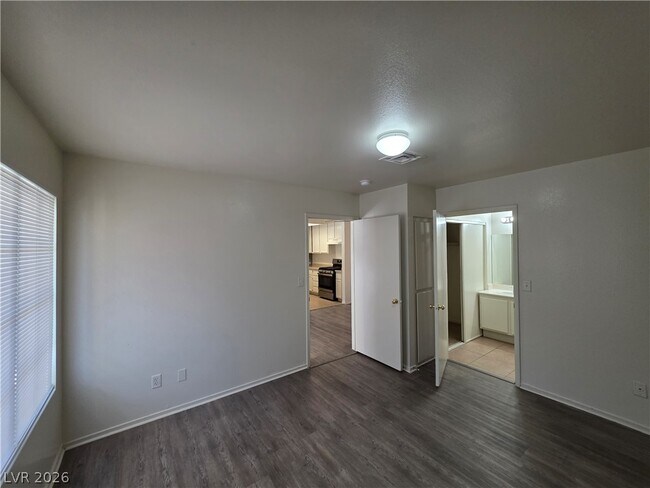 Building Photo - 4865 S Torrey Pines Dr