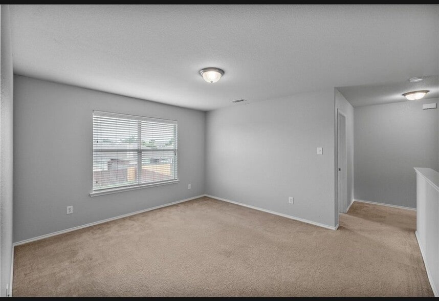 Building Photo - 2048 Stagecoach Trail