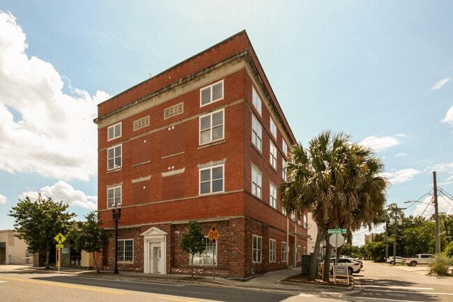 Building Photo - 1050 Hendricks Ave