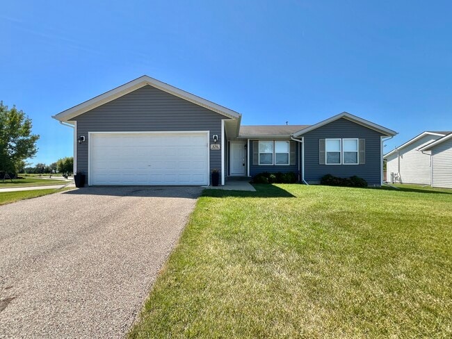 Building Photo - 4316 Sandhill Dr