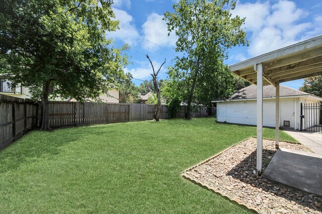 Building Photo - 16810 Valley Palms Dr