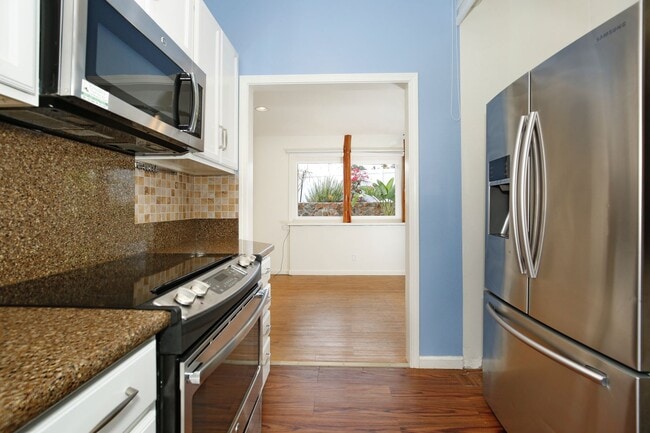 Building Photo - Convenient Location with AC and Solar Photovoltaic