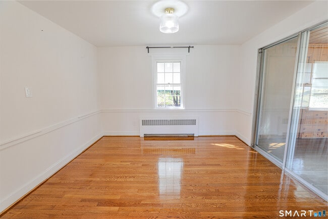 Building Photo - 105 Hyde Rd