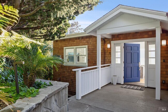 Building Photo - 386 Greenwood Beach Rd