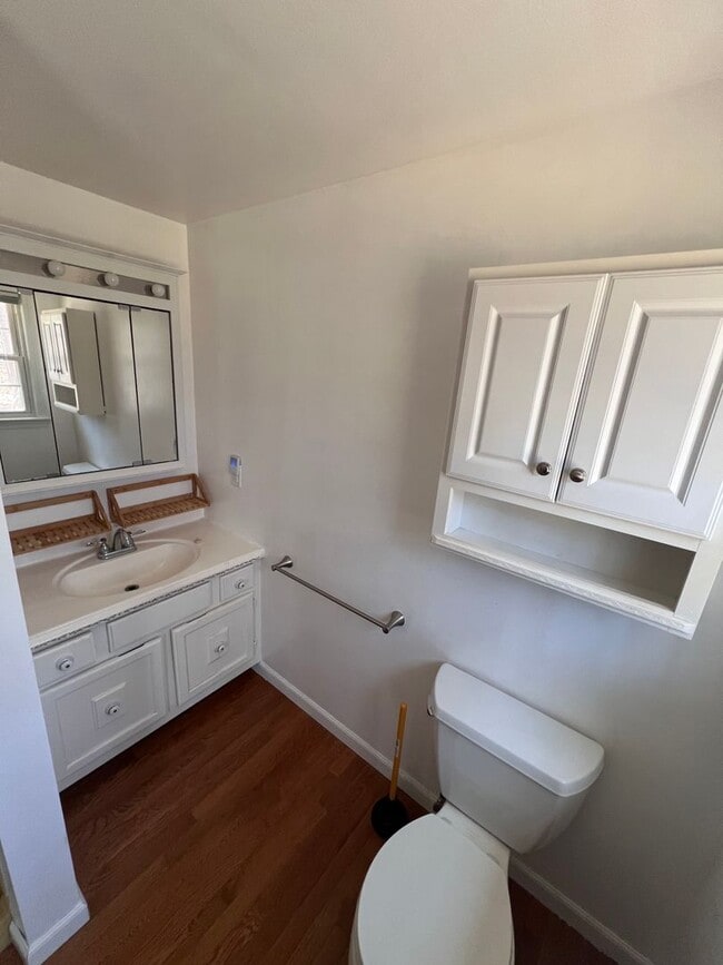 Building Photo - Check out this 3 bedroom 3 bath home for lease