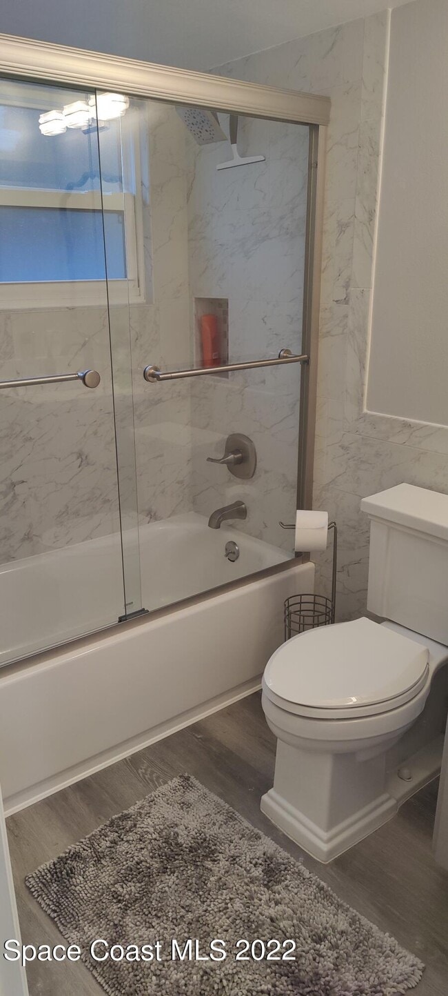 Building Photo - 100 Coral Way E